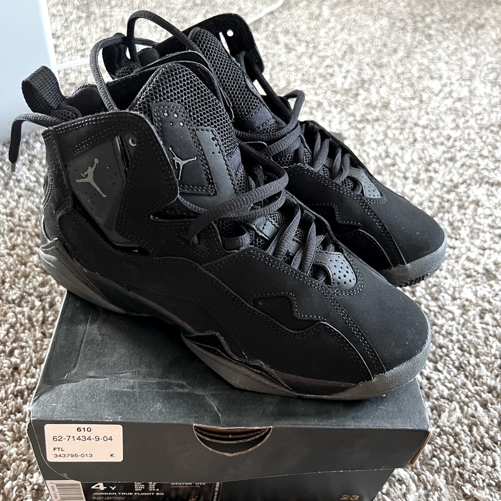 Jordan True Flight BG